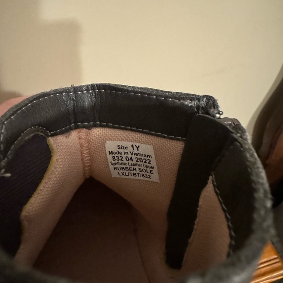 Livie & Luca Girls Ali Ankle Boot in Charcoal | Size 1Y| - Picture 3 of 3